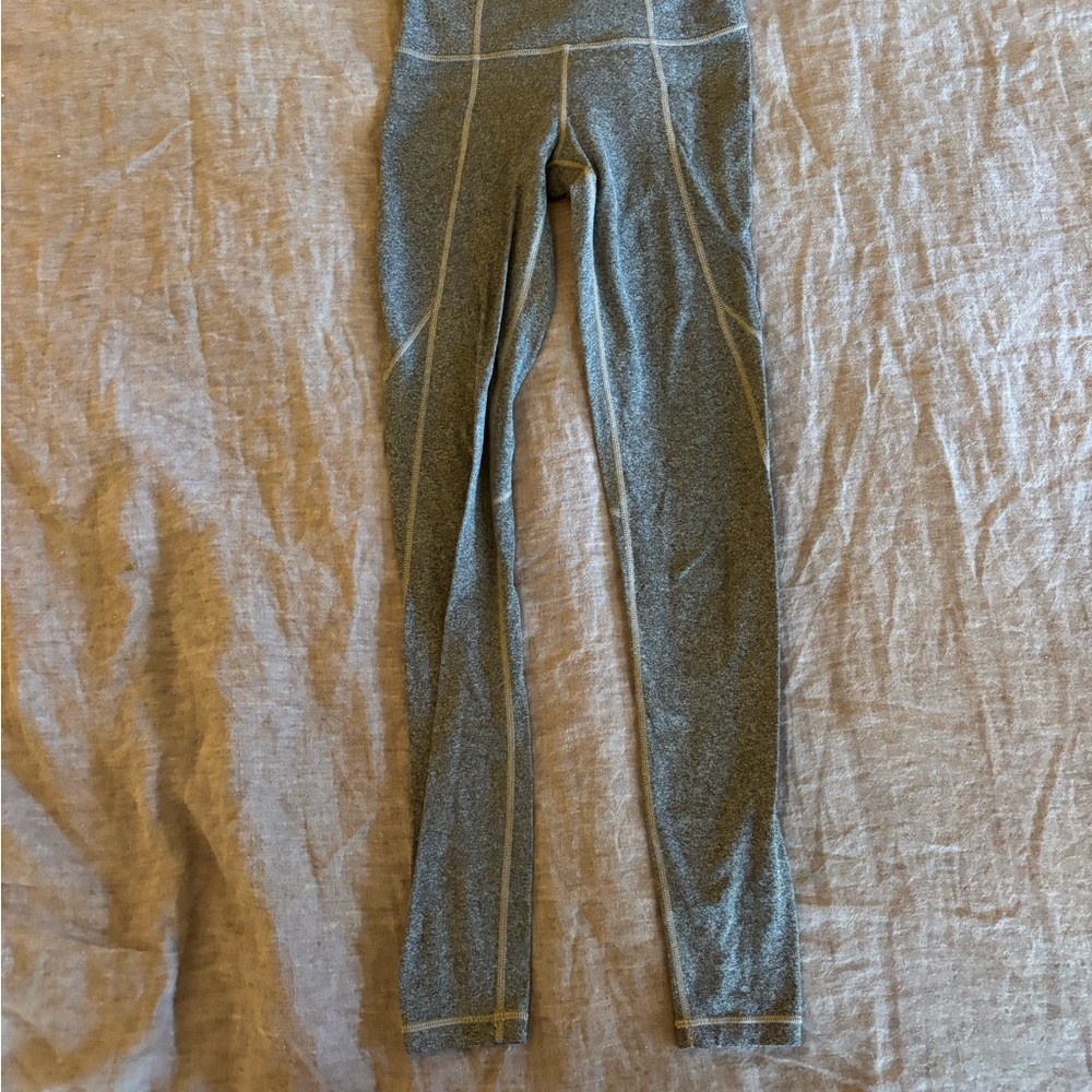 Athleta Grey Salutation Stash 7/8 leggings